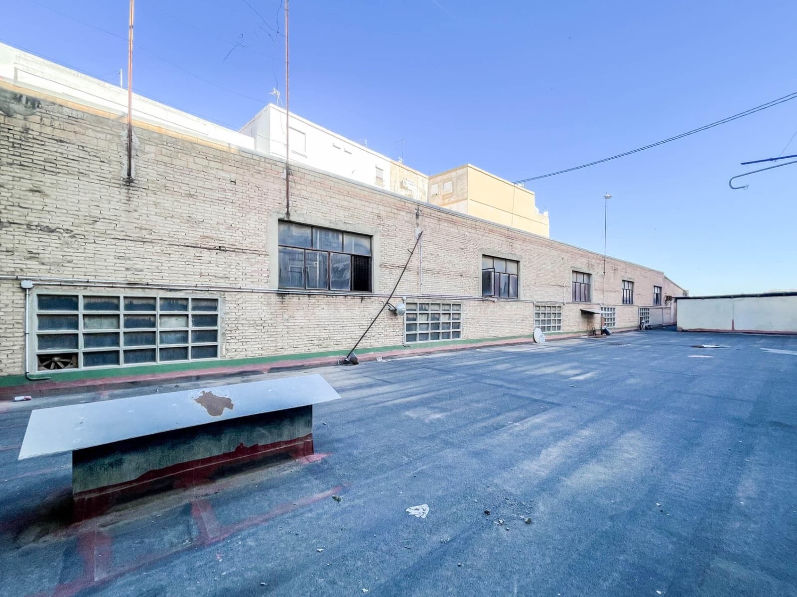 Kommersiell til salgs i La Torre - € 1 050 000 (Ref: 9867339)