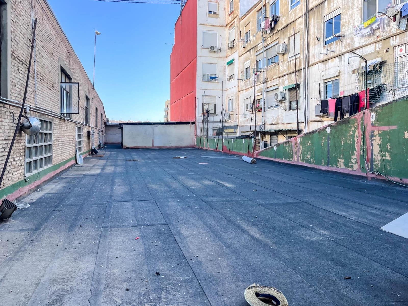 Kommersiell til salgs i La Torre - € 1 050 000 (Ref: 9867339)