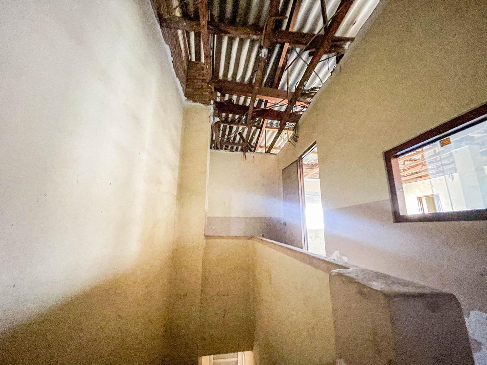 Kommersiell til salgs i La Torre - € 1 050 000 (Ref: 9867339)