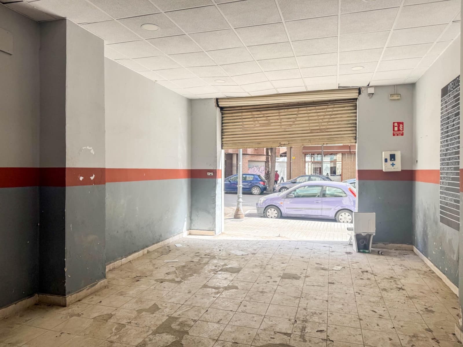 Kommersiell til salgs i Valencia by - € 180 000 (Ref: 9867340)