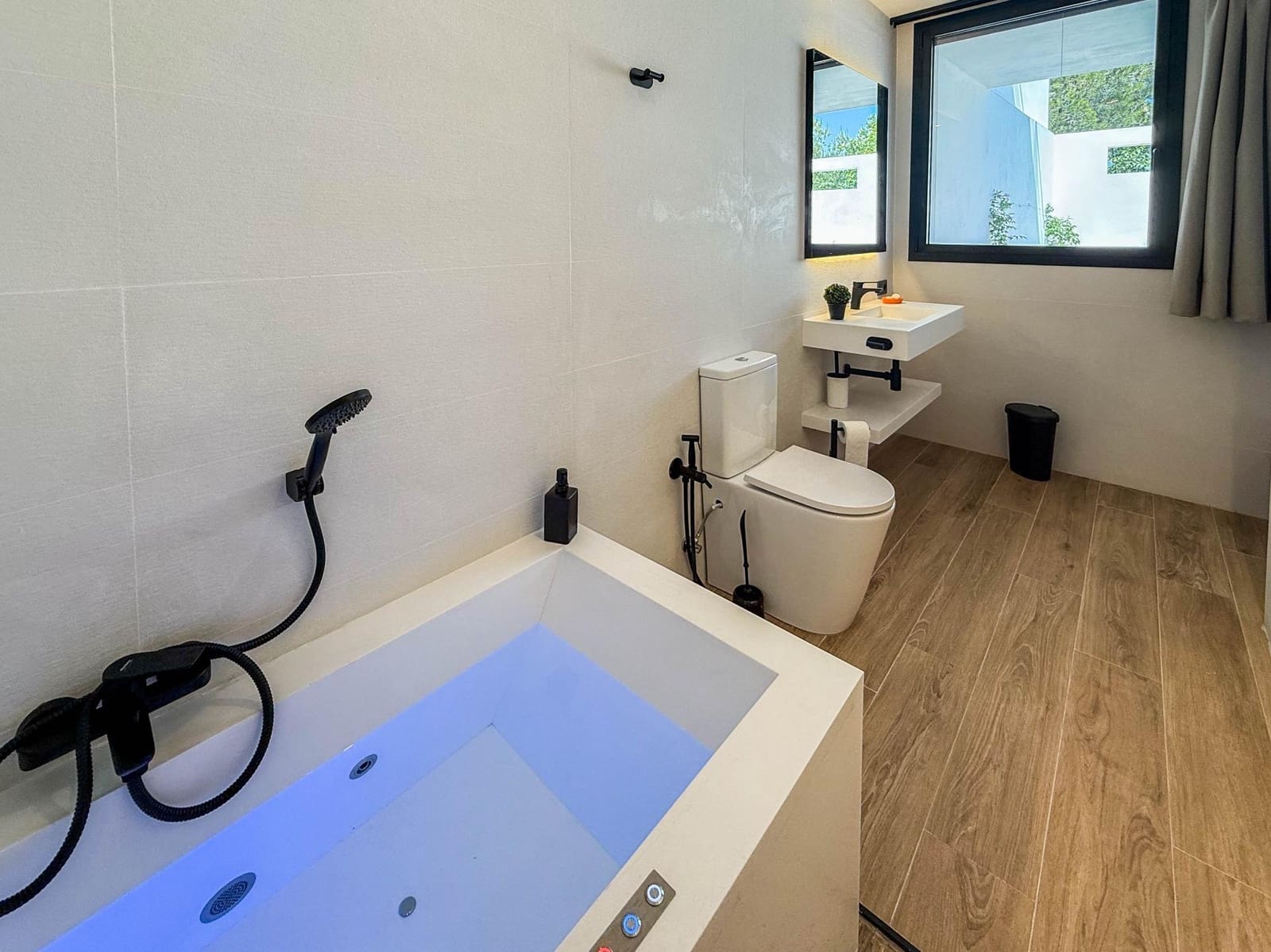 3 chambre Hôtel à vendre à Chella - 720 000 € (Ref: 9867342)