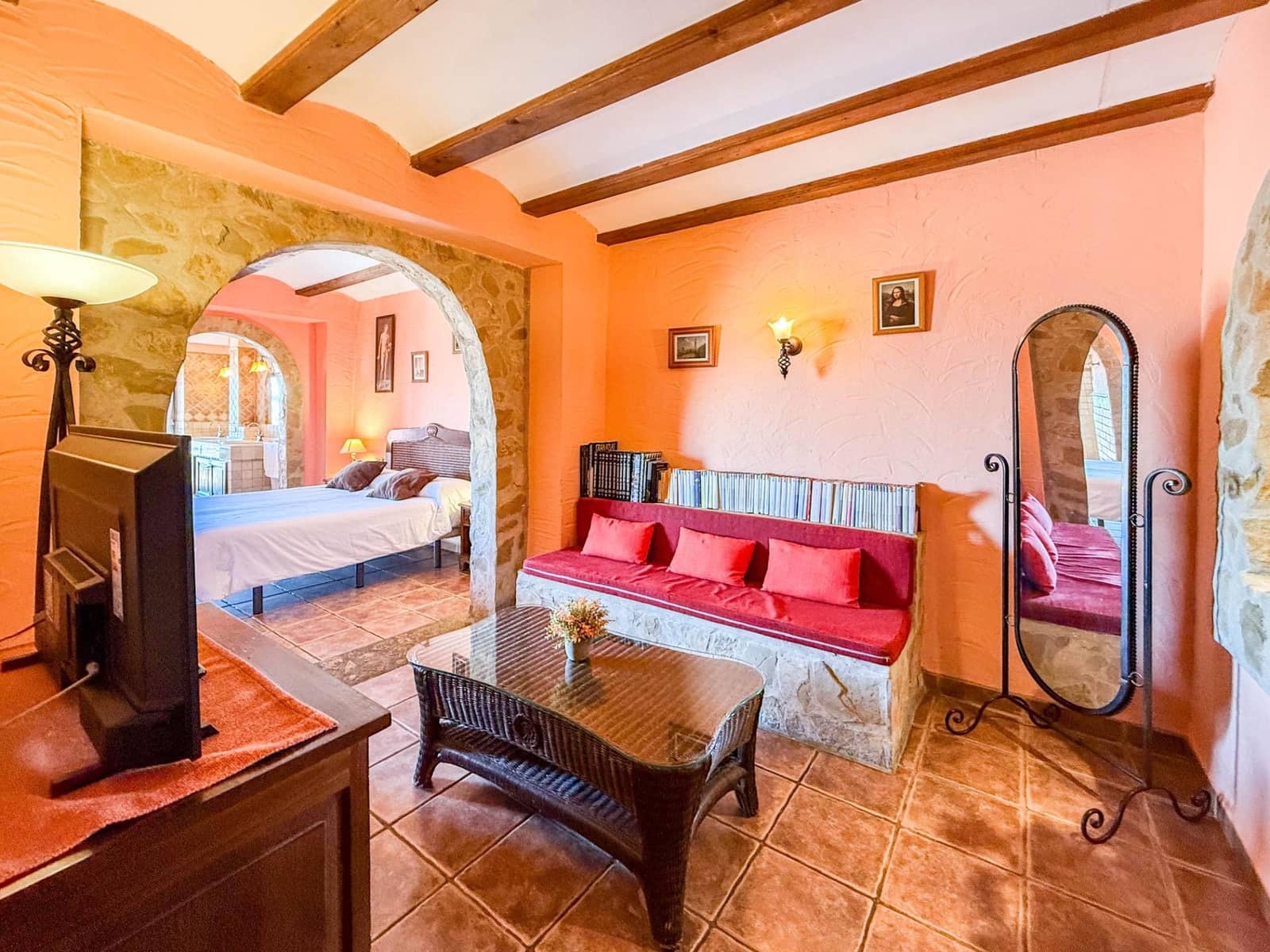 6 chambre Hôtel à vendre à Chella - 1 250 000 € (Ref: 9867343)