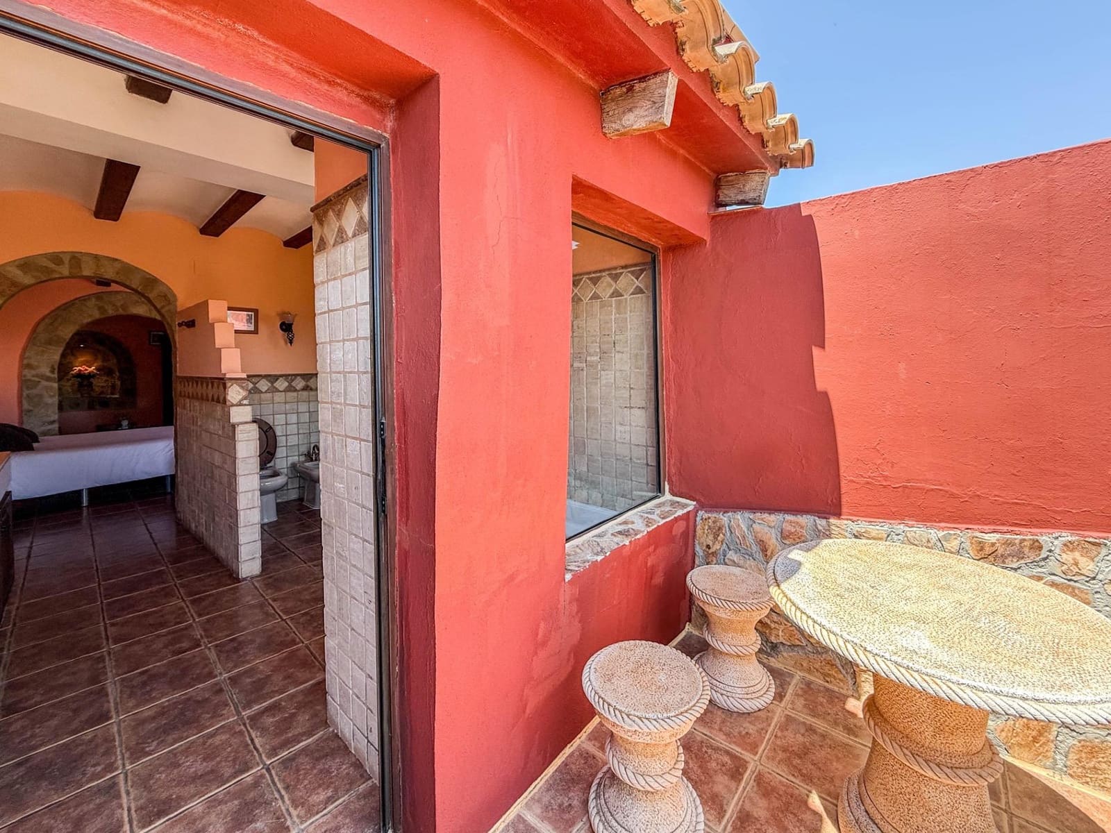 6 chambre Hôtel à vendre à Chella - 1 250 000 € (Ref: 9867343)