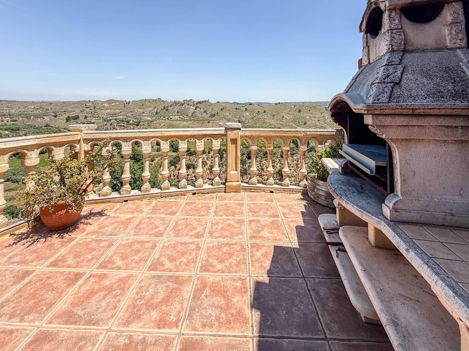 6 chambre Hôtel à vendre à Chella - 1 250 000 € (Ref: 9867343)