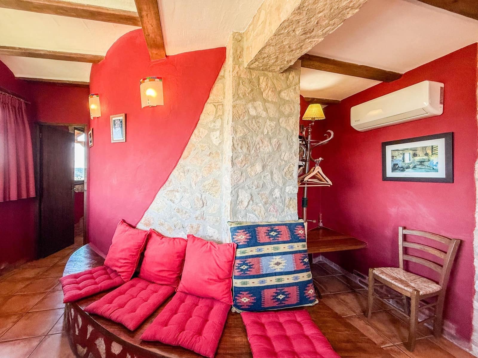 6 chambre Hôtel à vendre à Chella - 1 250 000 € (Ref: 9867343)