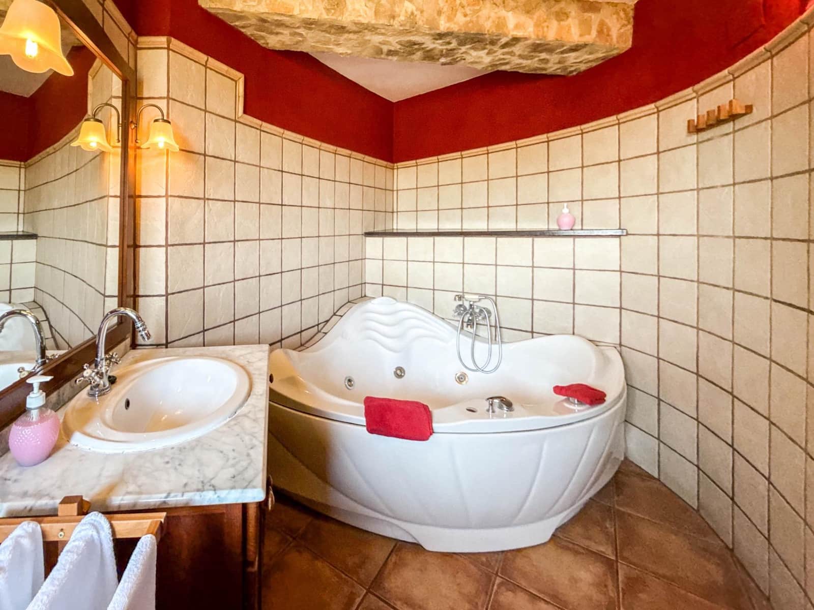 6 chambre Hôtel à vendre à Chella - 1 250 000 € (Ref: 9867343)