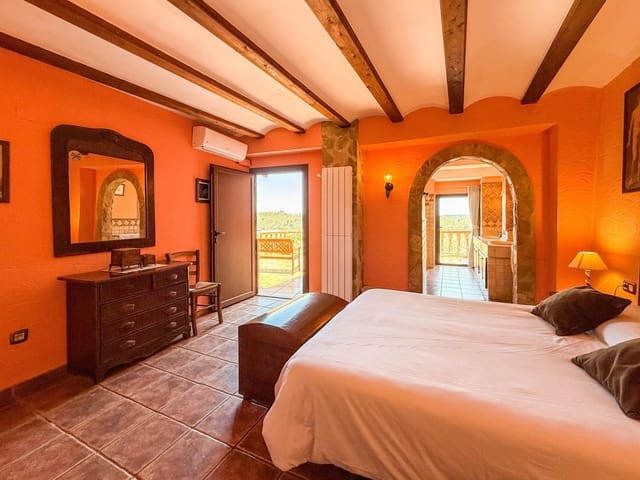 6 chambre Hôtel à vendre à Chella - 1 250 000 € (Ref: 9867343)