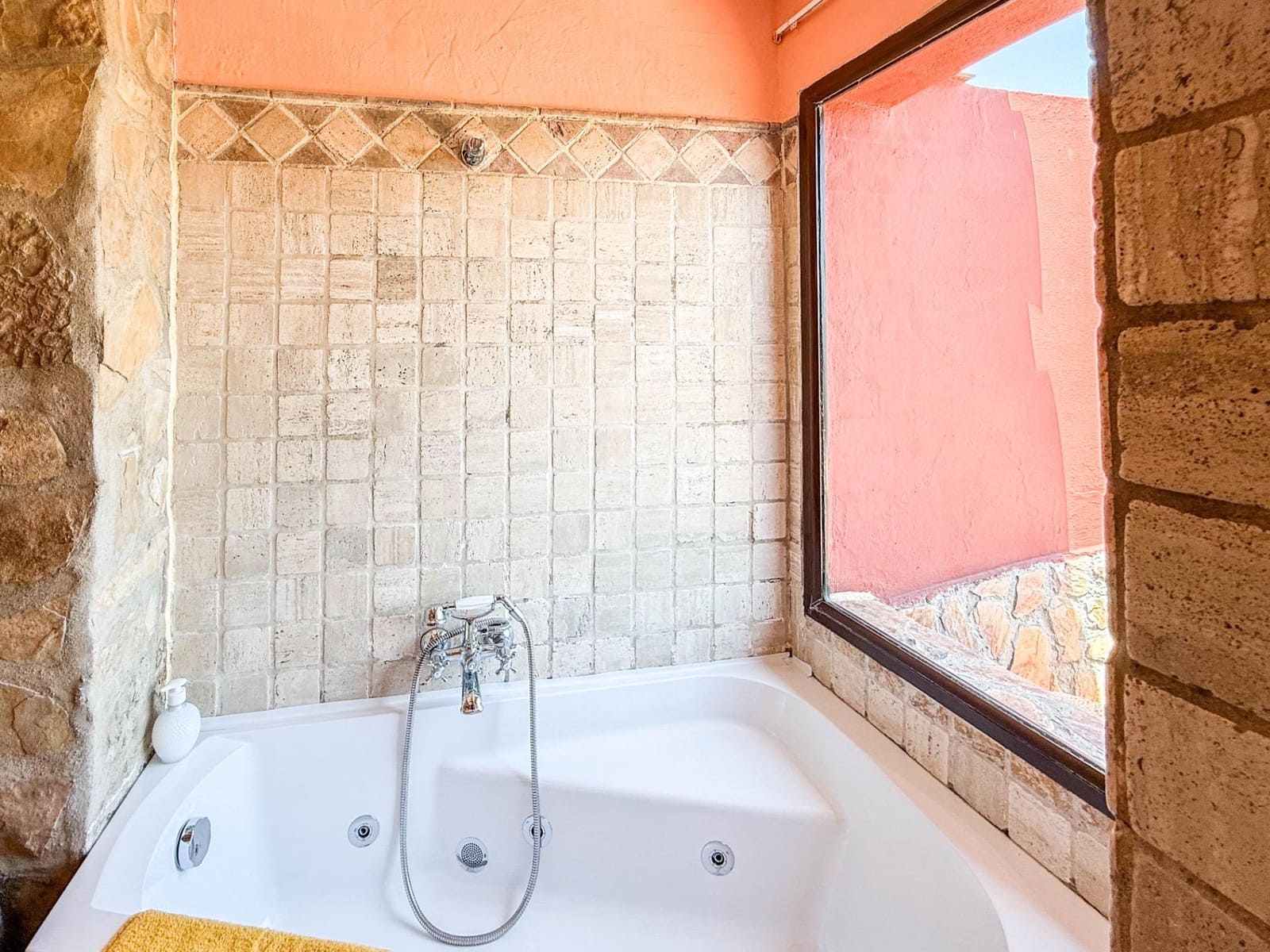 6 chambre Hôtel à vendre à Chella - 1 250 000 € (Ref: 9867343)