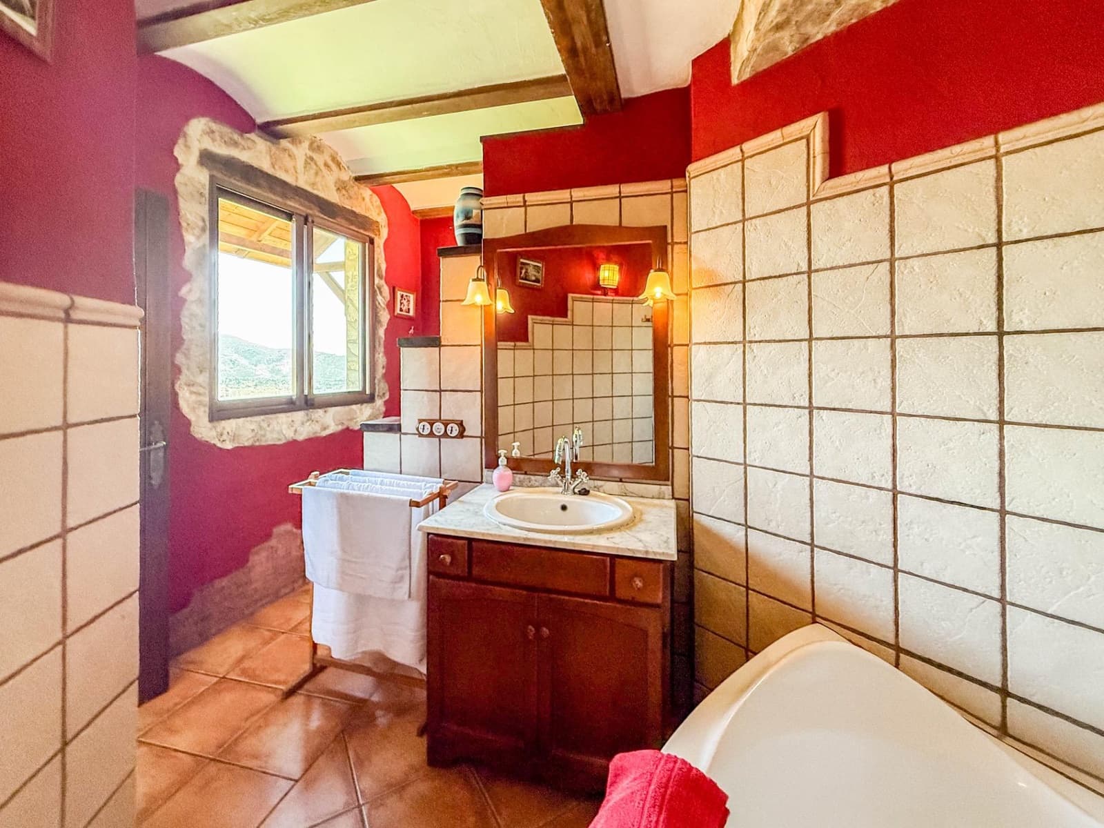 6 chambre Hôtel à vendre à Chella - 1 250 000 € (Ref: 9867343)