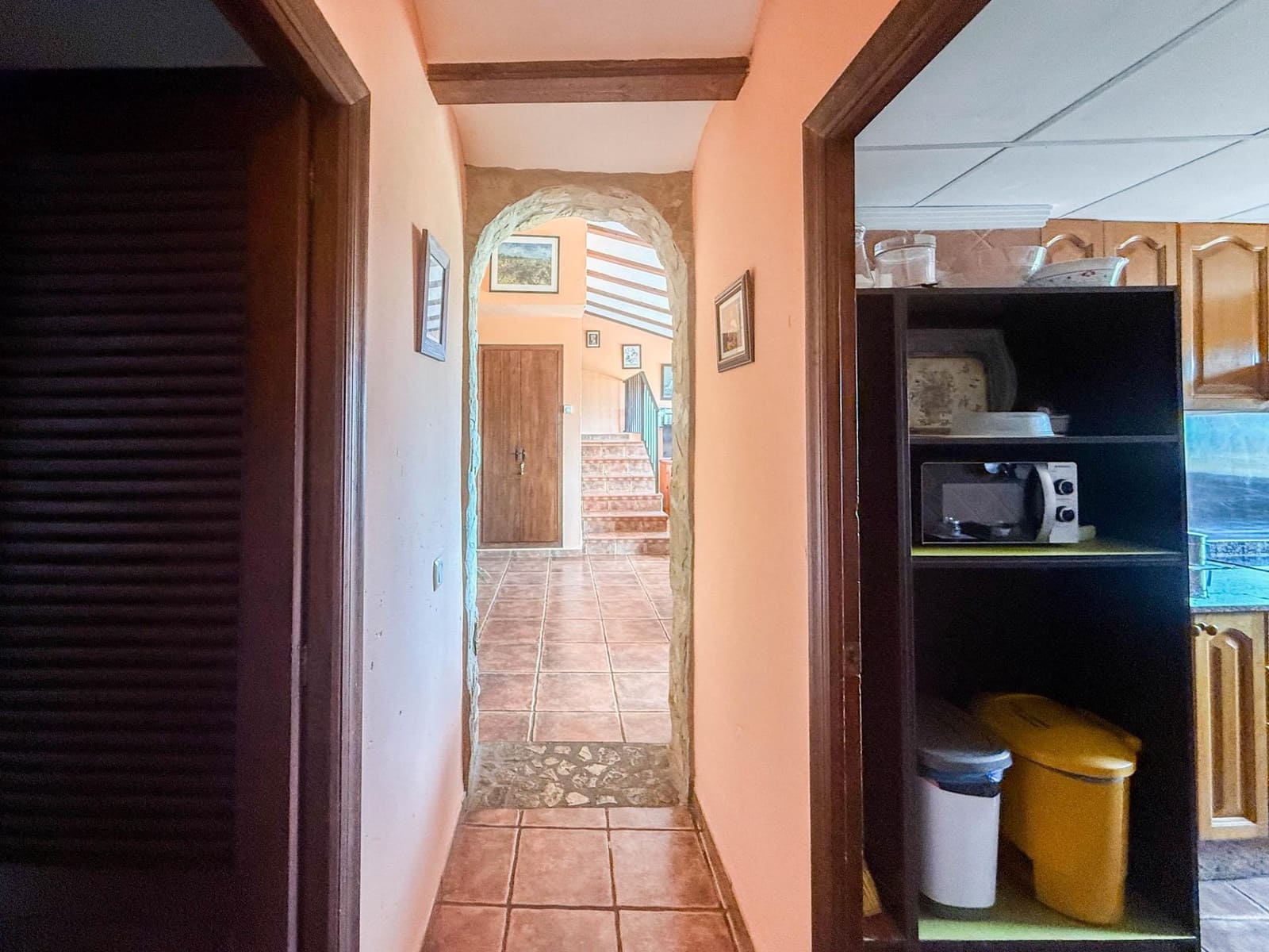6 chambre Hôtel à vendre à Chella - 1 250 000 € (Ref: 9867343)