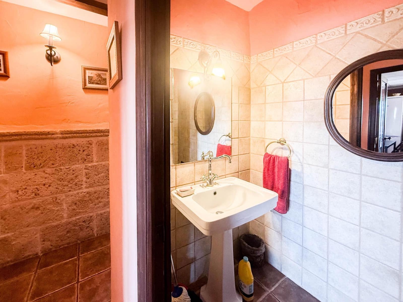 6 chambre Hôtel à vendre à Chella - 1 250 000 € (Ref: 9867343)