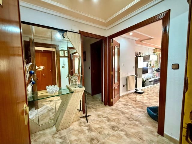 4 soveværelse Lejlighed til salg i Malilla, Valencia by - € 299.500 (Ref: 9867344)