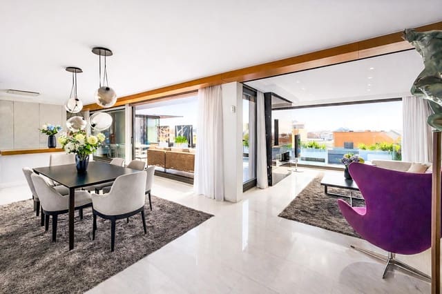 2 makuuhuone Kattohuoneisto myytävänä paikassa La Gran Via, Valencia kaupunki mukana 
autotalli - 2 000 000 € (Ref: 9867351)