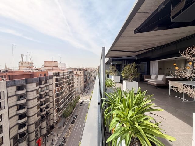 2 makuuhuone Kattohuoneisto myytävänä paikassa La Gran Via, Valencia kaupunki mukana 
autotalli - 2 000 000 € (Ref: 9867351)