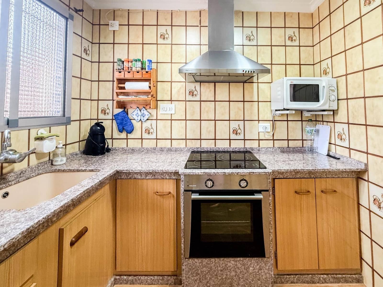 6 bedroom Villa for sale in Sellent with garage - € 199,000 (Ref: 9867352)