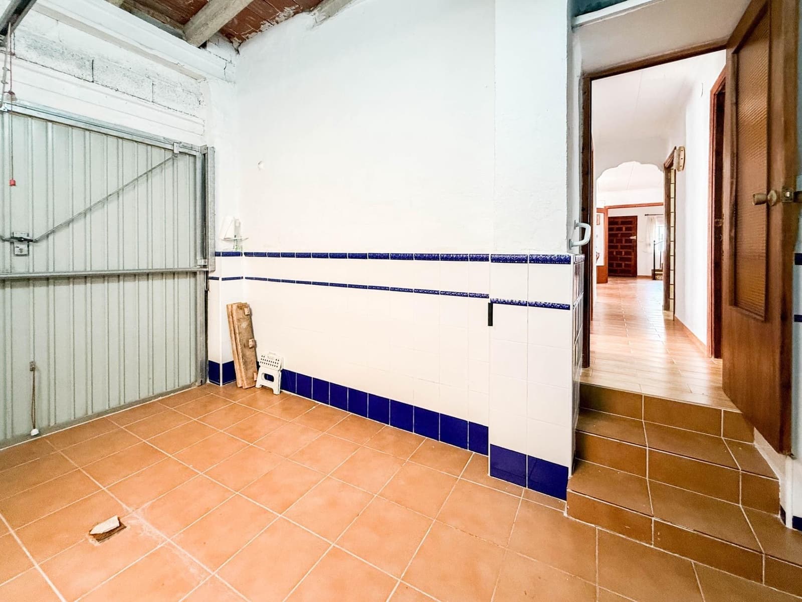 6 bedroom Villa for sale in Sellent with garage - € 199,000 (Ref: 9867352)