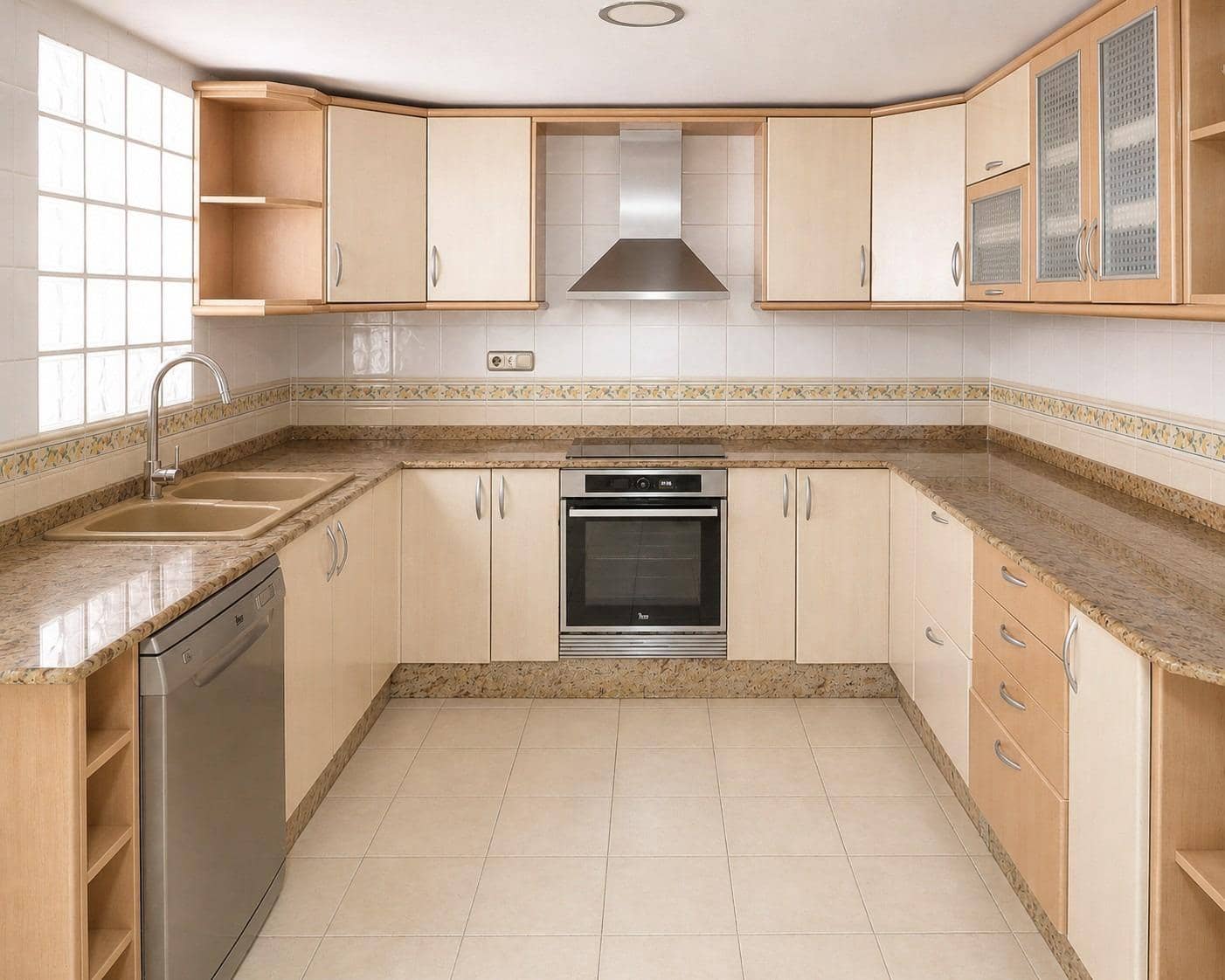 5 soveværelse Villa til salg i Betera med swimmingpool - € 400.000 (Ref: 9867354)