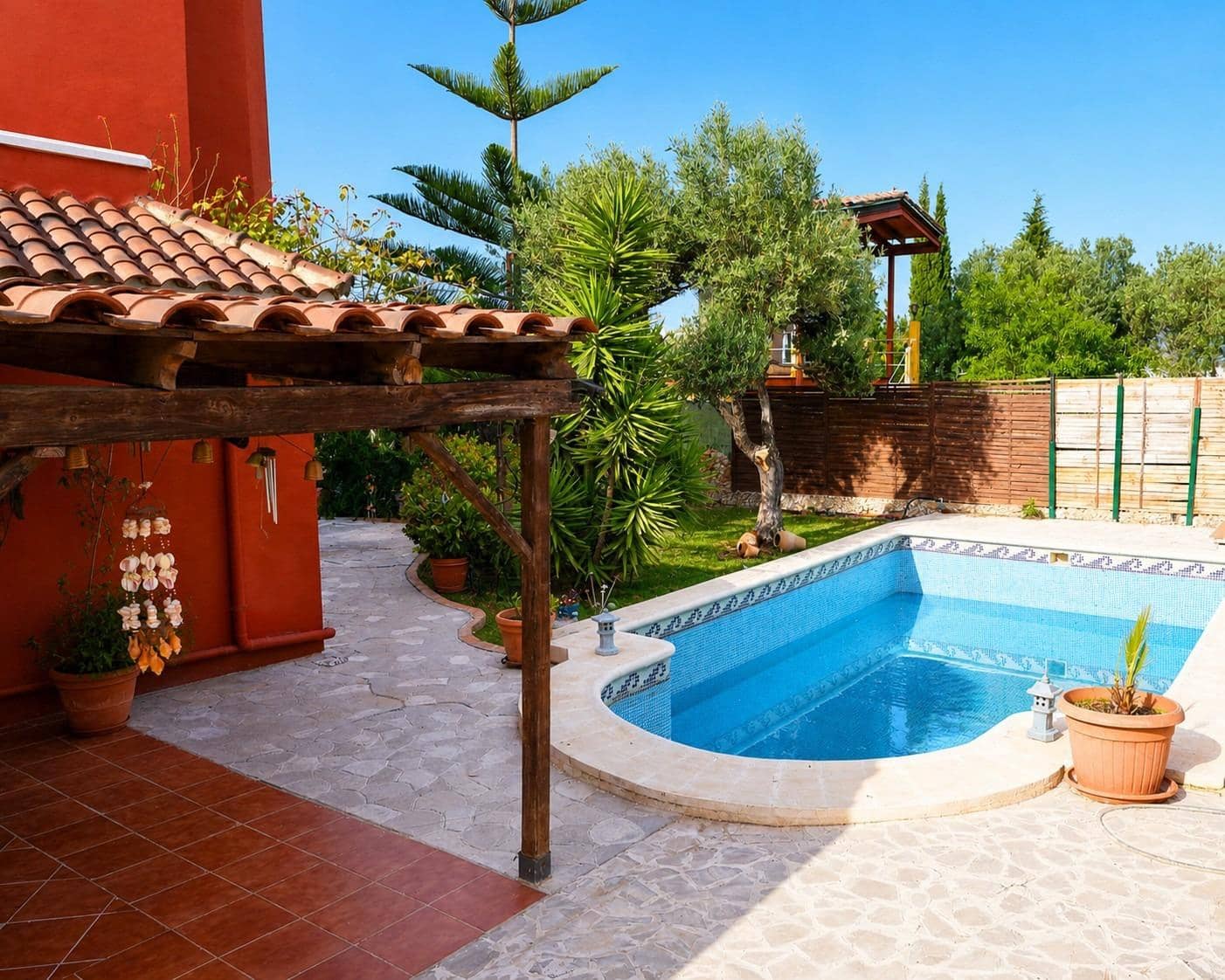 5 soveværelse Villa til salg i Betera med swimmingpool - € 400.000 (Ref: 9867354)