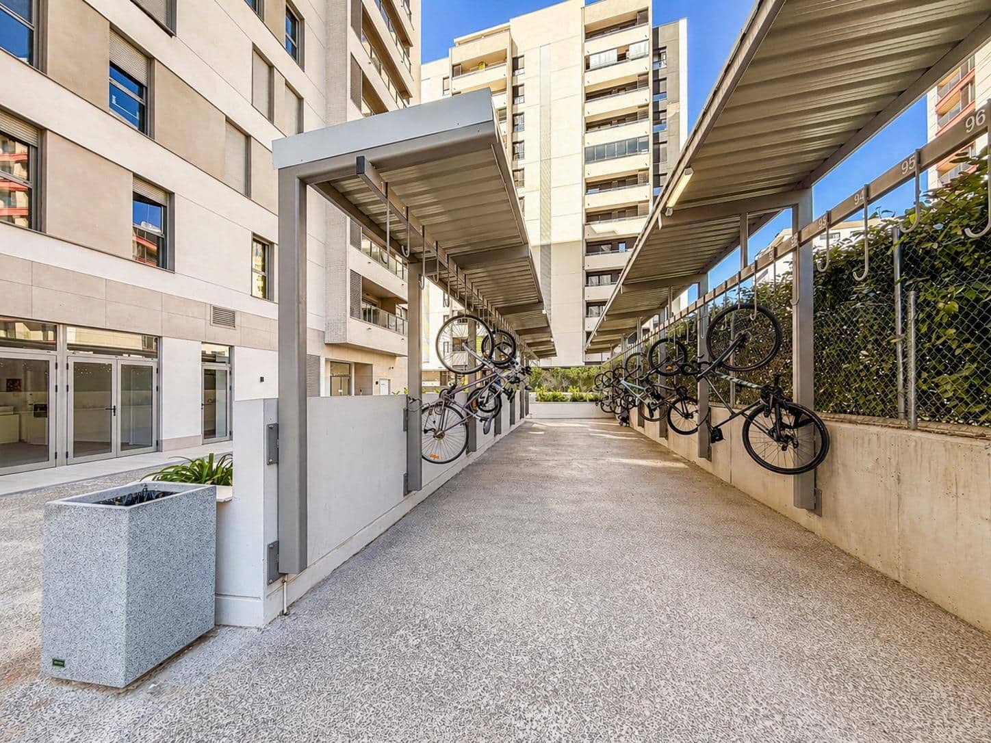 2 sypialnia Mieszkanie na sprzedaż w Miasto Walencja z basenem garażem - 467 500 € (Ref: 9867358)
