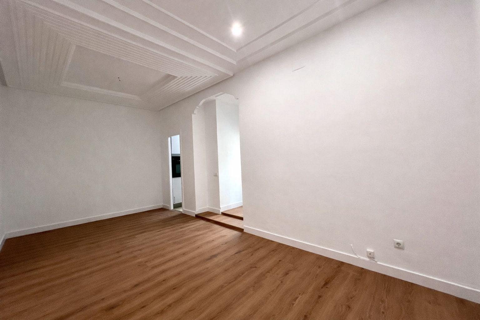 3 bedroom Flat for rent in Valencia city - € 1,200 (Ref: 9934410)