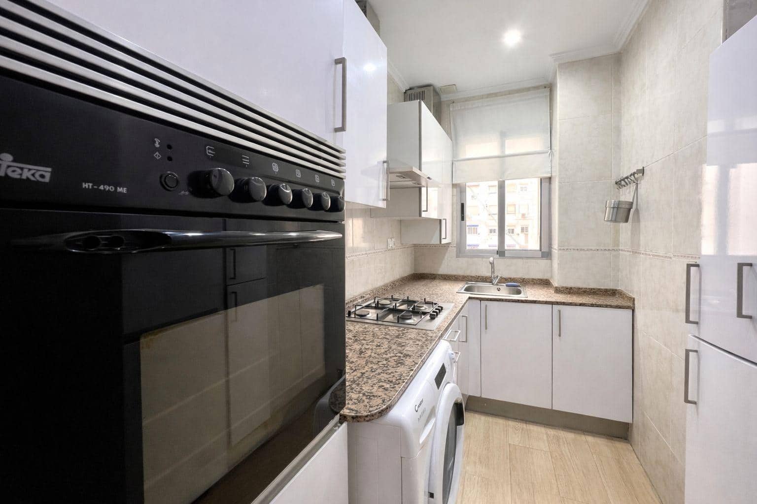 3 bedroom Flat for rent in Valencia city - € 1,200 (Ref: 9934410)
