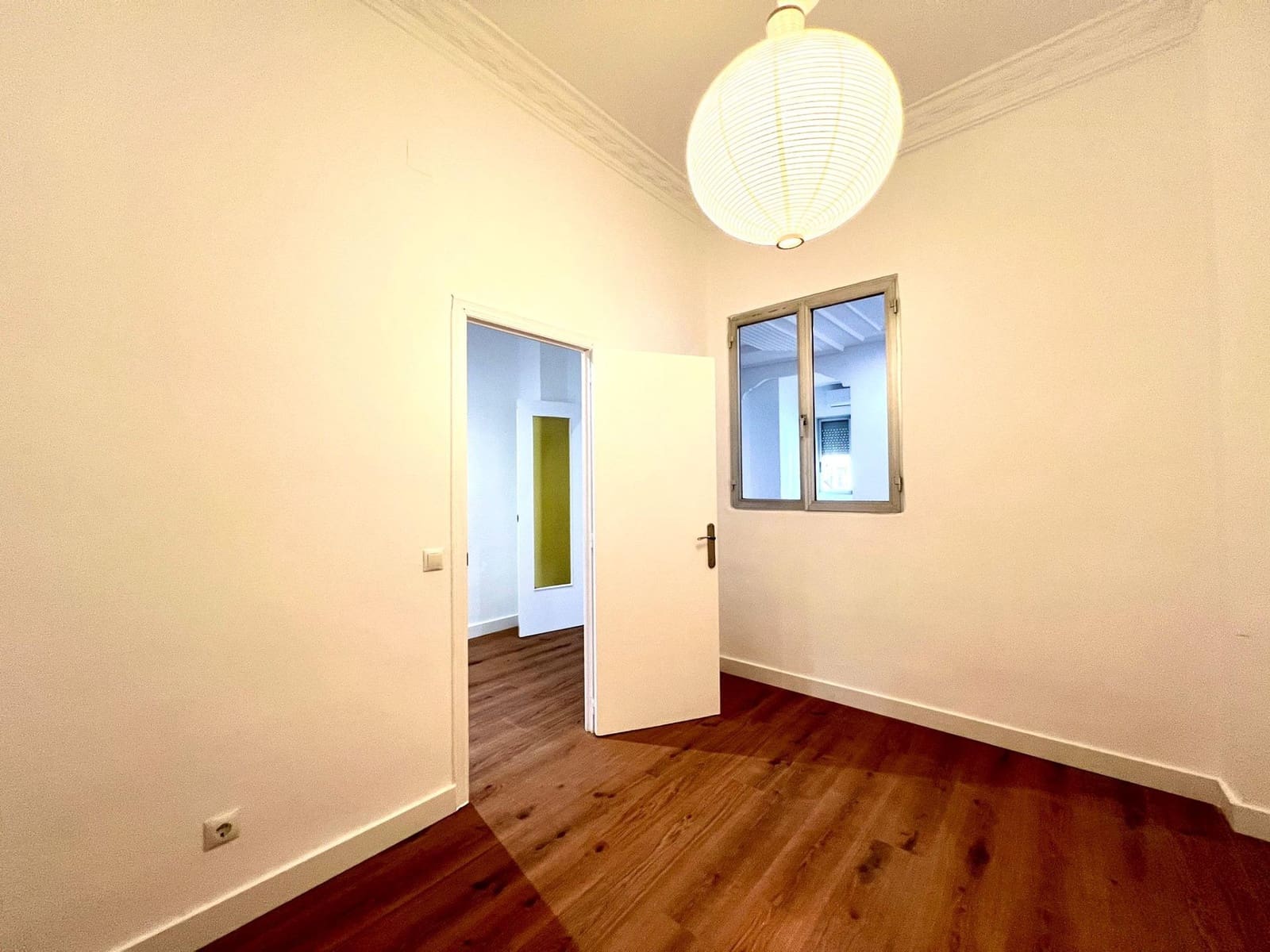 3 bedroom Flat for rent in Valencia city - € 1,200 (Ref: 9934410)