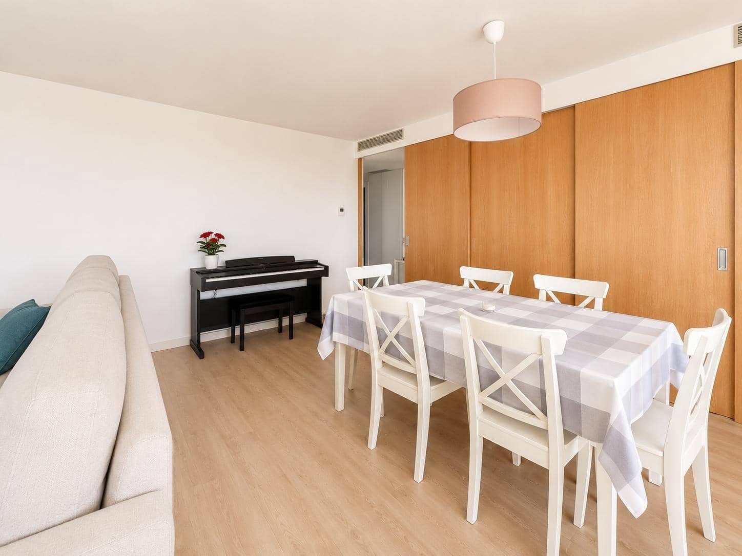3 makuuhuone Asunto vuokrattavana paikassa Valencia kaupunki mukana uima-altaan - 1 750 € (Ref: 9934411)