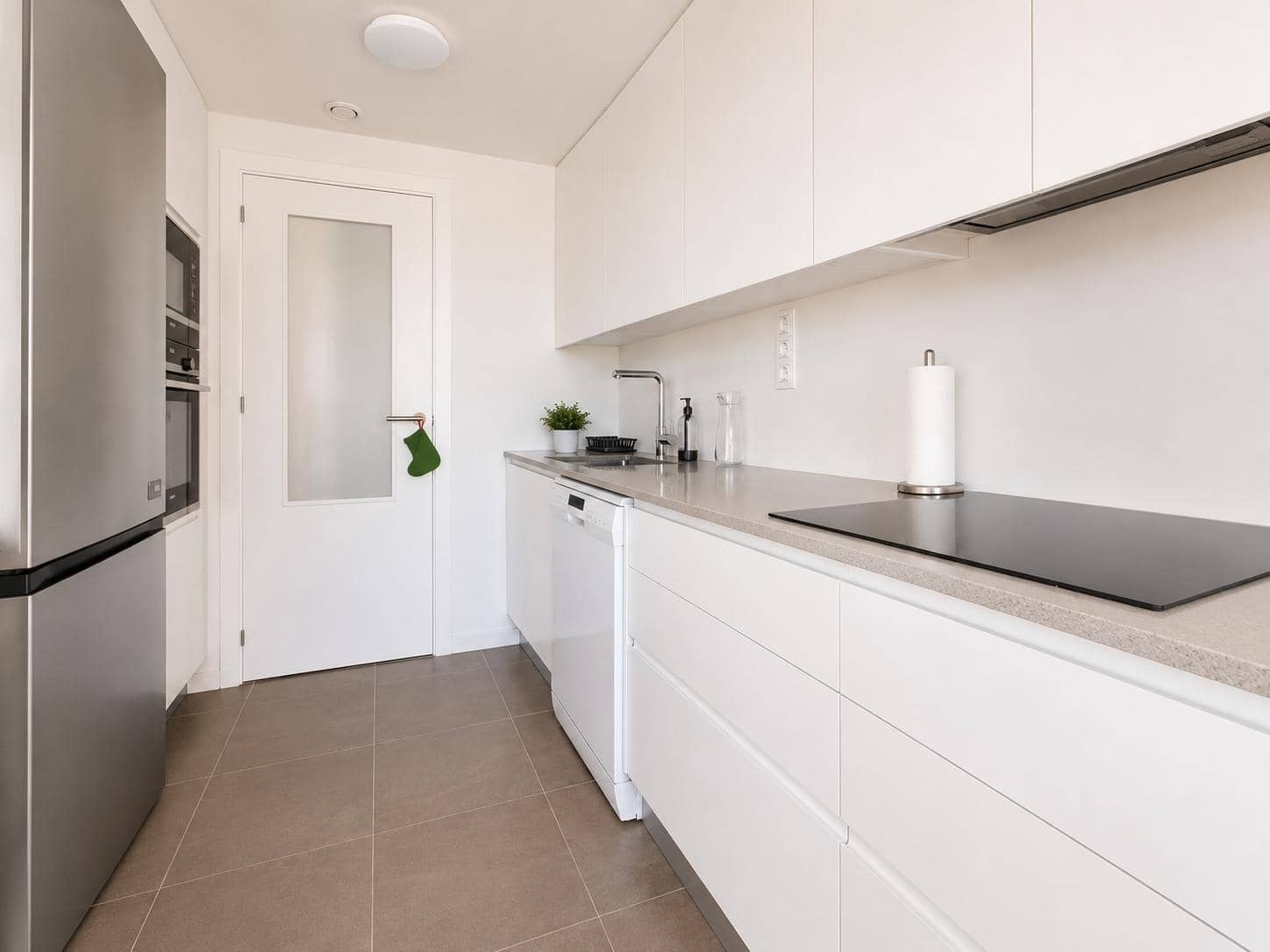 3 makuuhuone Asunto vuokrattavana paikassa Valencia kaupunki mukana uima-altaan - 1 750 € (Ref: 9934411)