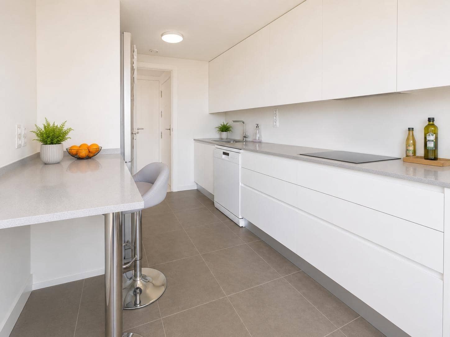 3 makuuhuone Asunto vuokrattavana paikassa Valencia kaupunki mukana uima-altaan - 1 750 € (Ref: 9934411)