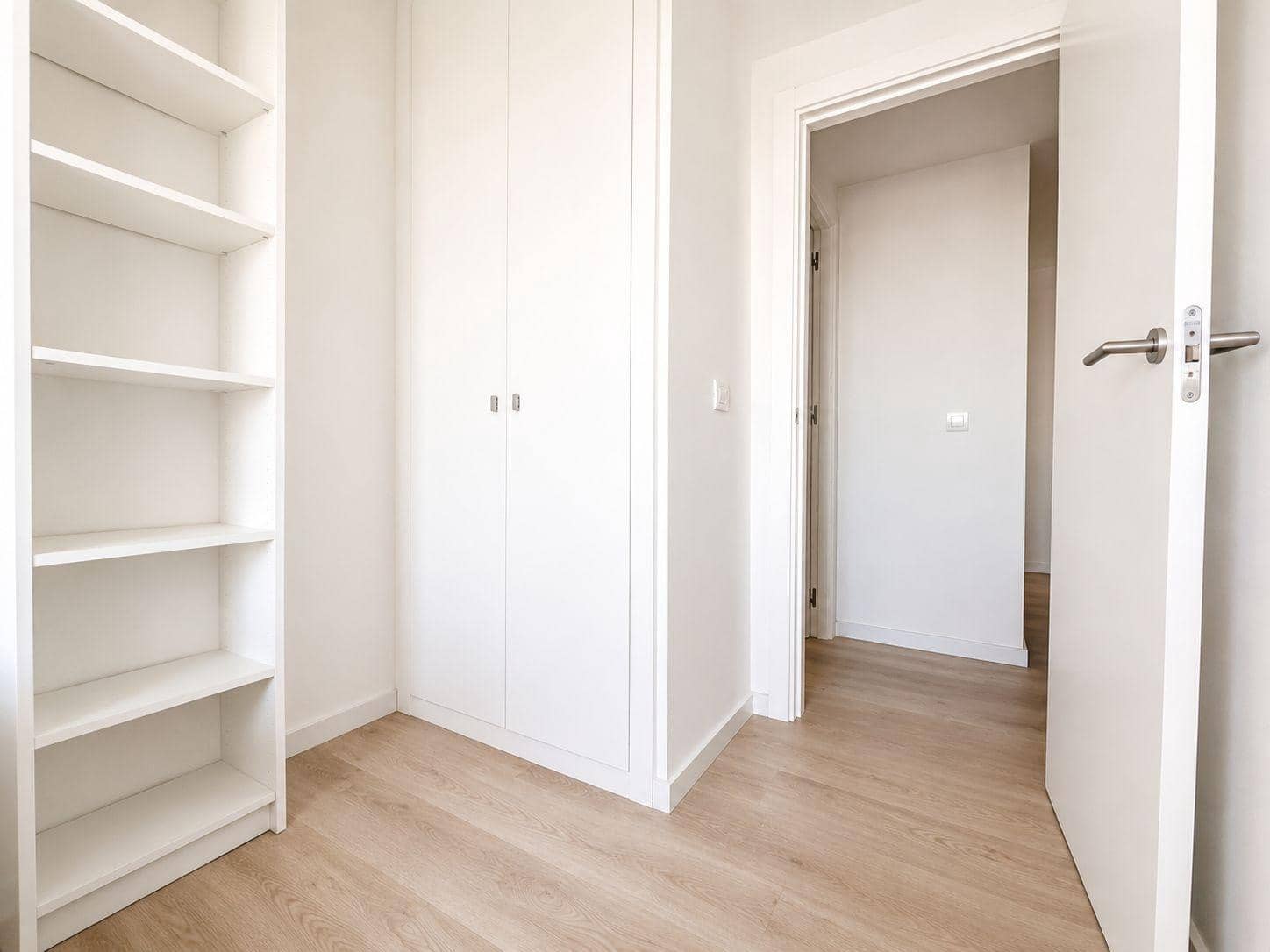 3 makuuhuone Asunto vuokrattavana paikassa Valencia kaupunki mukana uima-altaan - 1 750 € (Ref: 9934411)