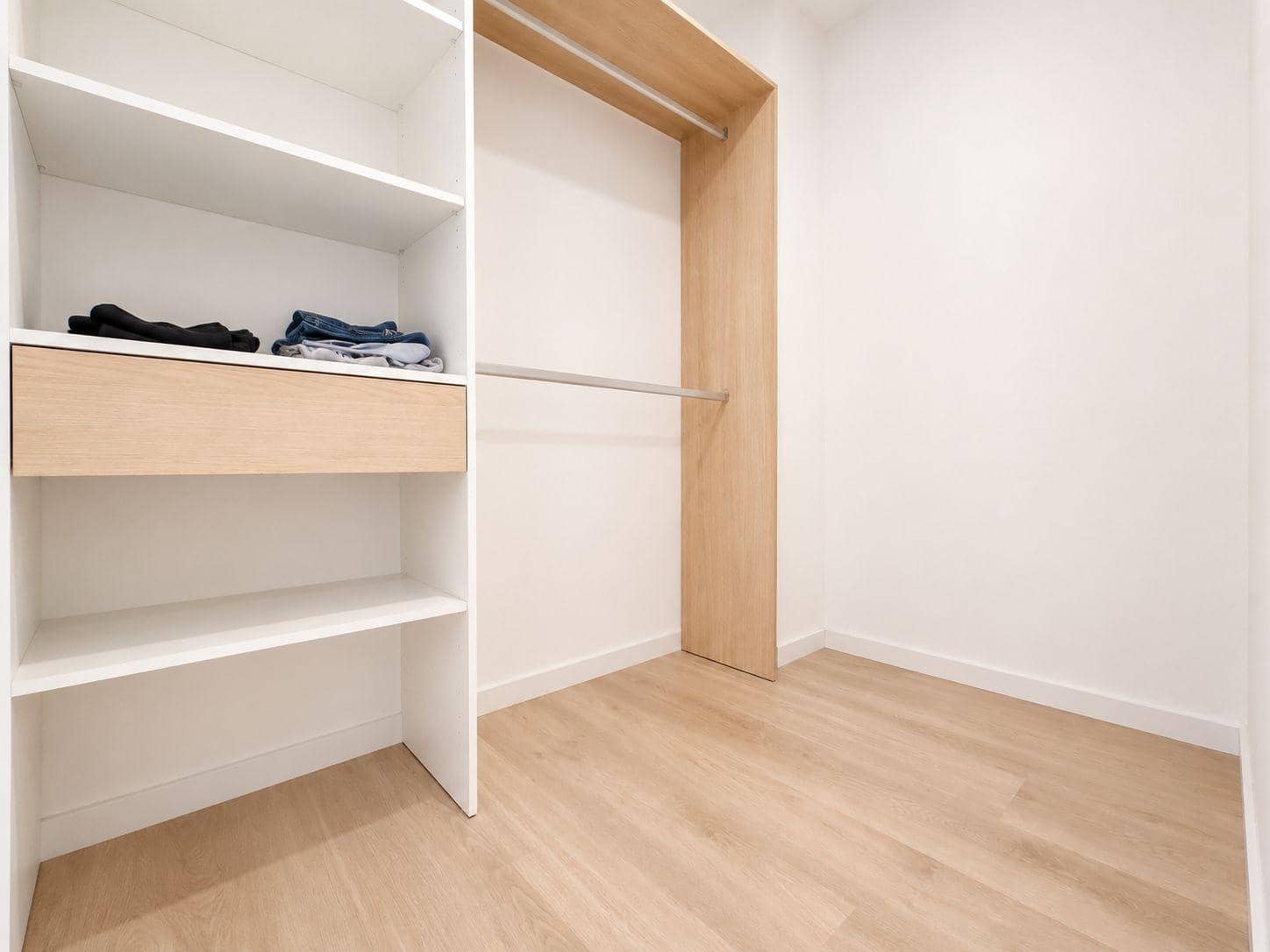 3 makuuhuone Asunto vuokrattavana paikassa Valencia kaupunki mukana uima-altaan - 1 750 € (Ref: 9934411)