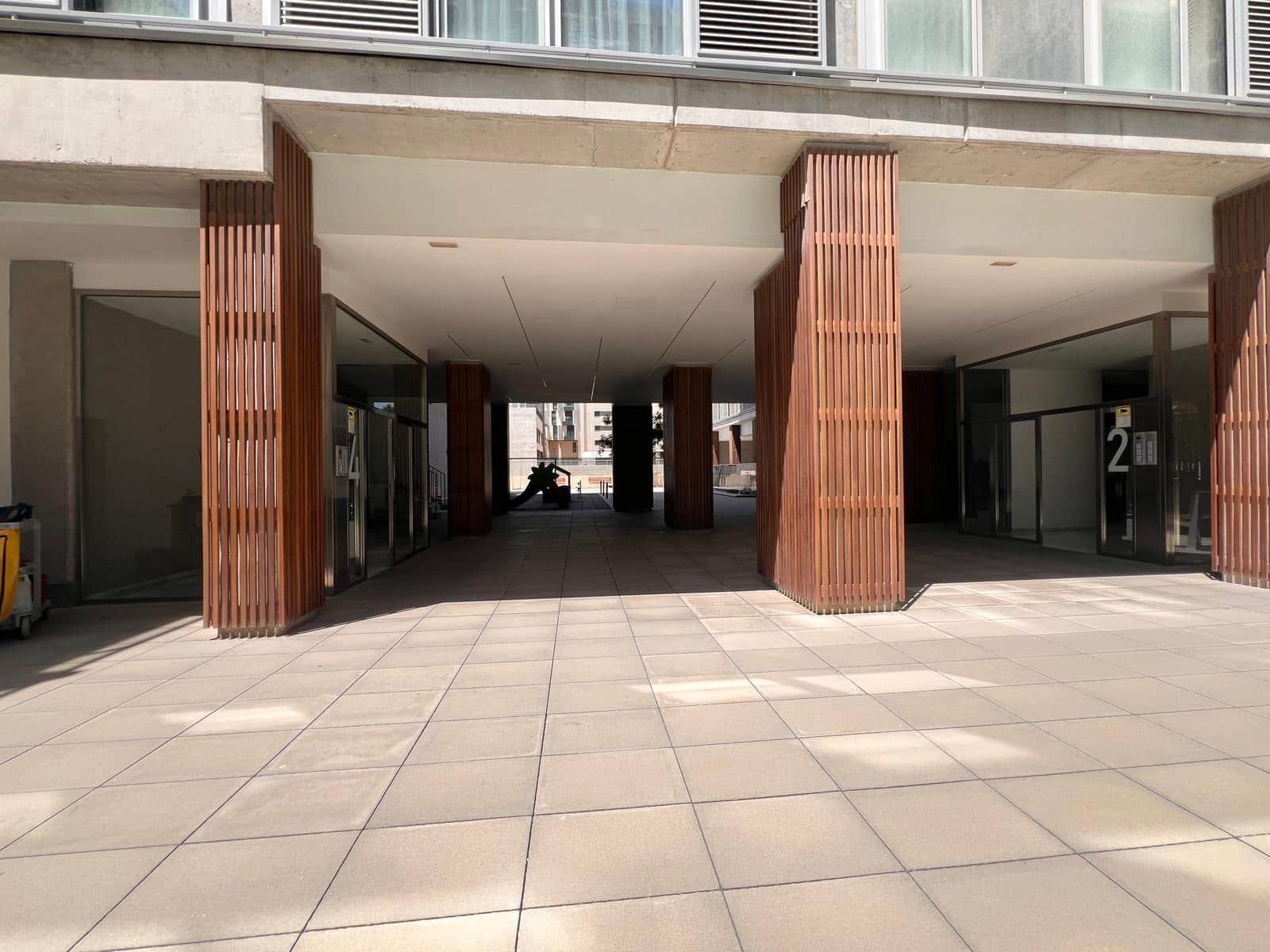 3 makuuhuone Asunto vuokrattavana paikassa Valencia kaupunki mukana uima-altaan - 1 750 € (Ref: 9934411)