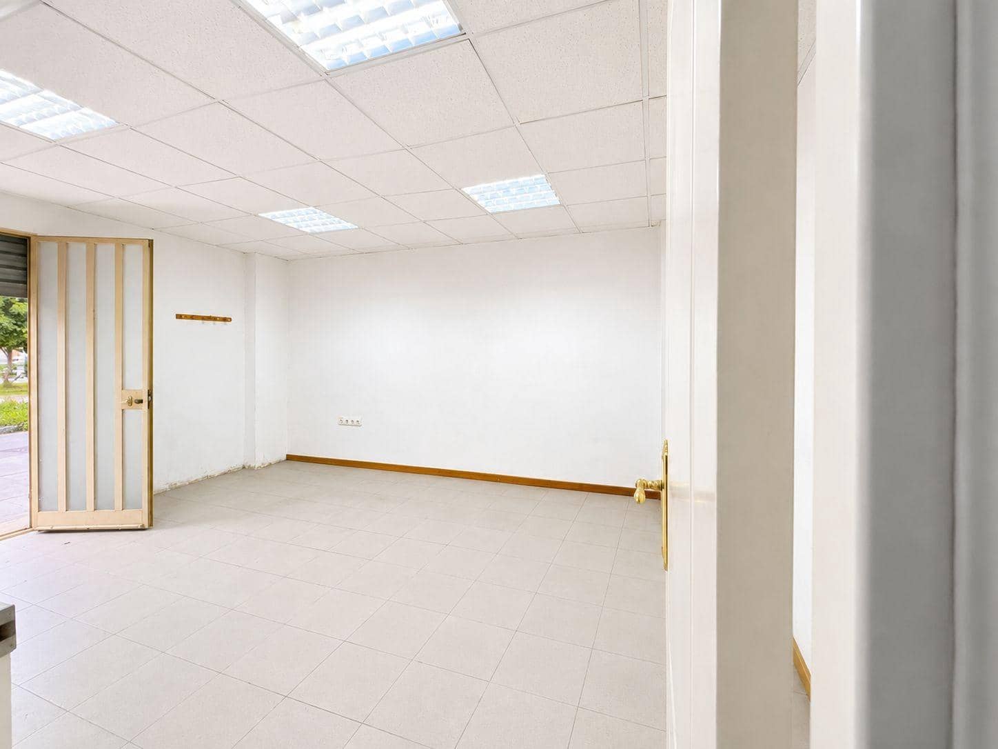 1 bedroom Commercial for rent in Valencia city - € 750 (Ref: 9942723)