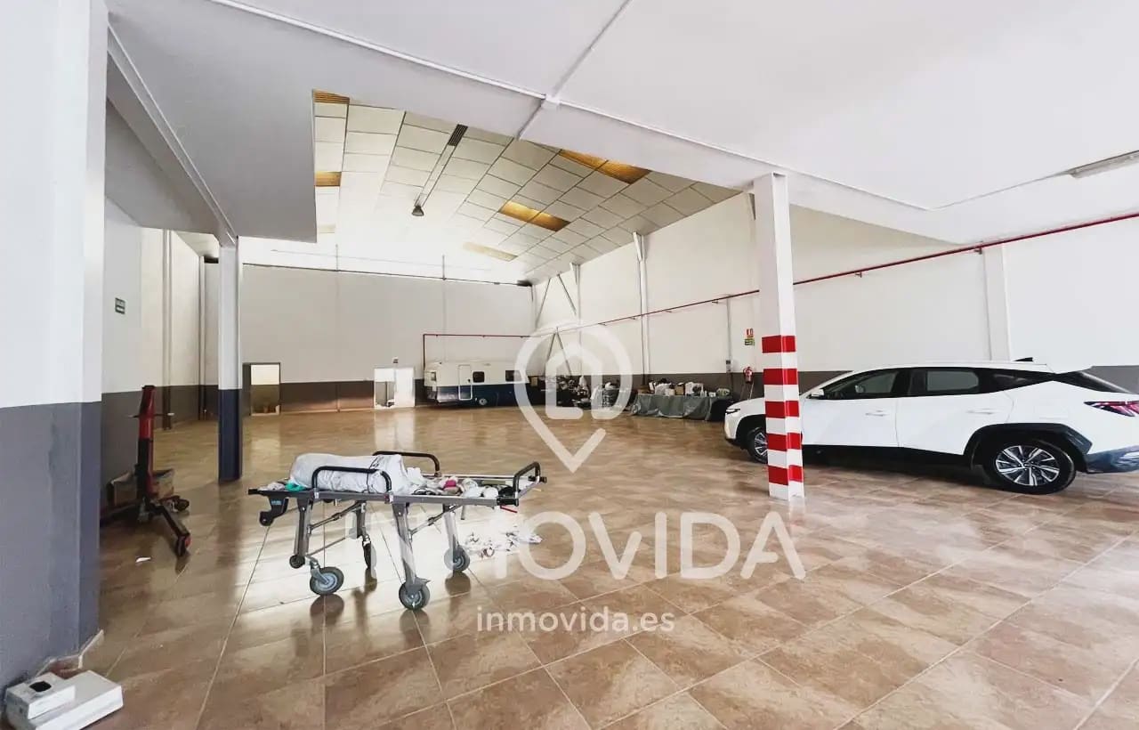 Kommersiell till salu i Novele / Novetle - 250 000 € (Ref: 9879287)