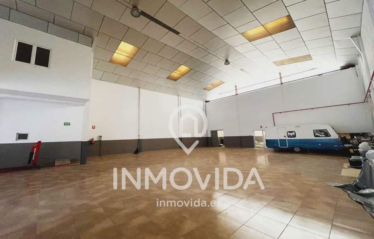 Kommersiell till salu i Novele / Novetle - 250 000 € (Ref: 9879287)