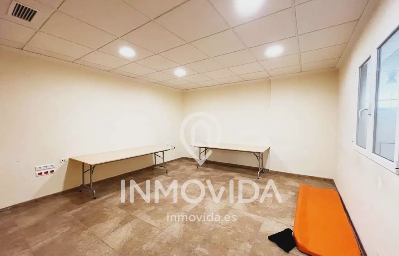 Kommersiell till salu i Novele / Novetle - 250 000 € (Ref: 9879287)