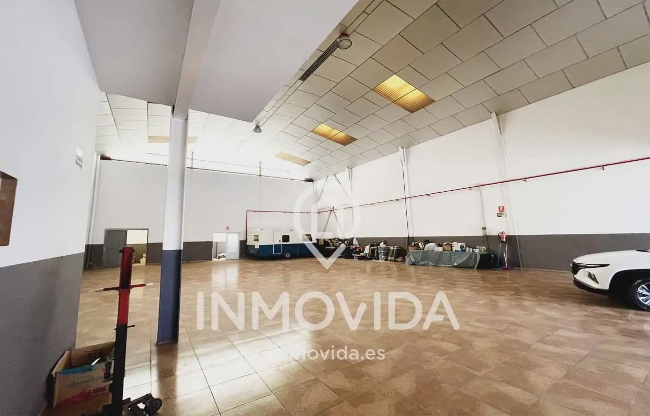 Kommersiell till salu i Novele / Novetle - 250 000 € (Ref: 9879287)