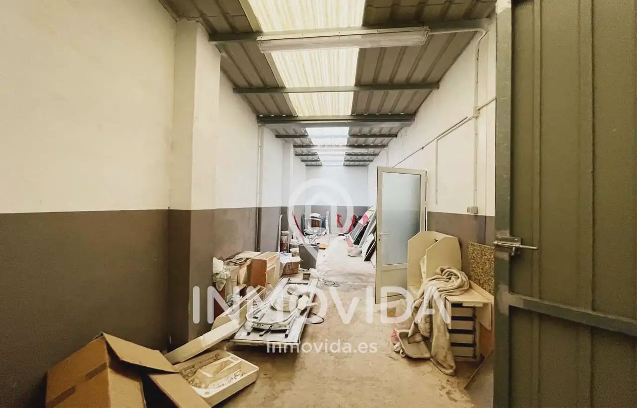 Kommersiell till salu i Novele / Novetle - 250 000 € (Ref: 9879287)