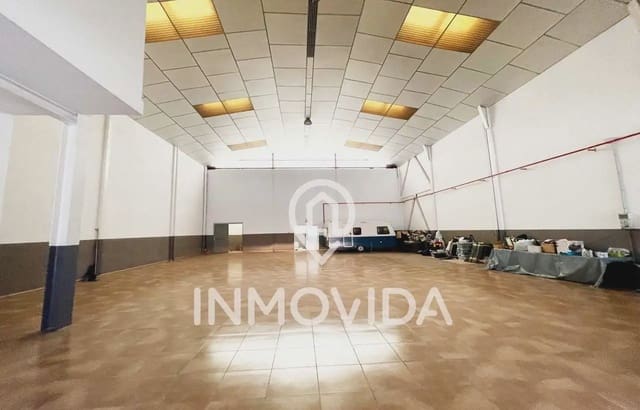 Kommersiell till salu i Novelé / Novetlè - 250 000 € (Ref: 9879287)
