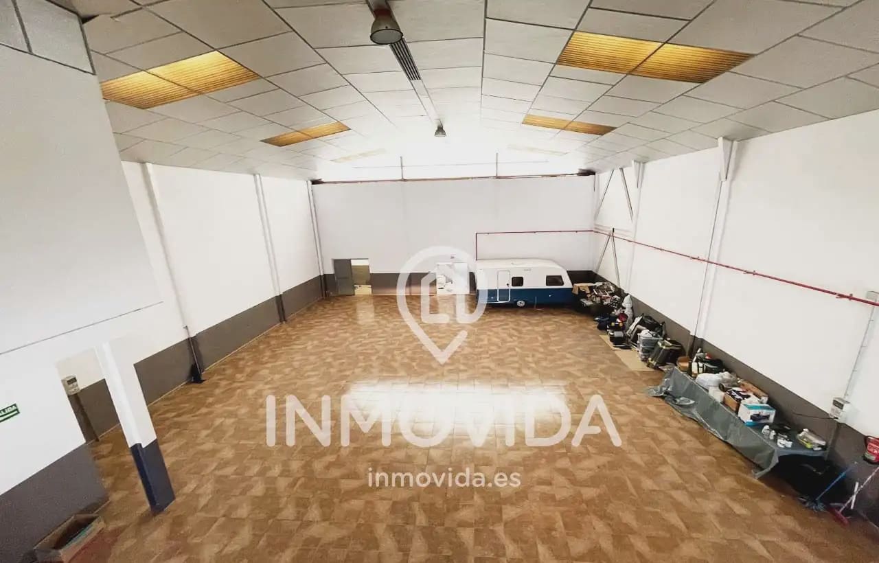 Kommersiell till salu i Novele / Novetle - 250 000 € (Ref: 9879287)