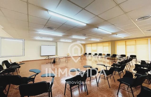 Kommersiell till salu i Novelé / Novetlè - 250 000 € (Ref: 9879287)