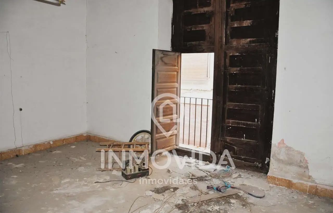Townhouse for sale in Xativa - € 53,000 (Ref: 9879291)