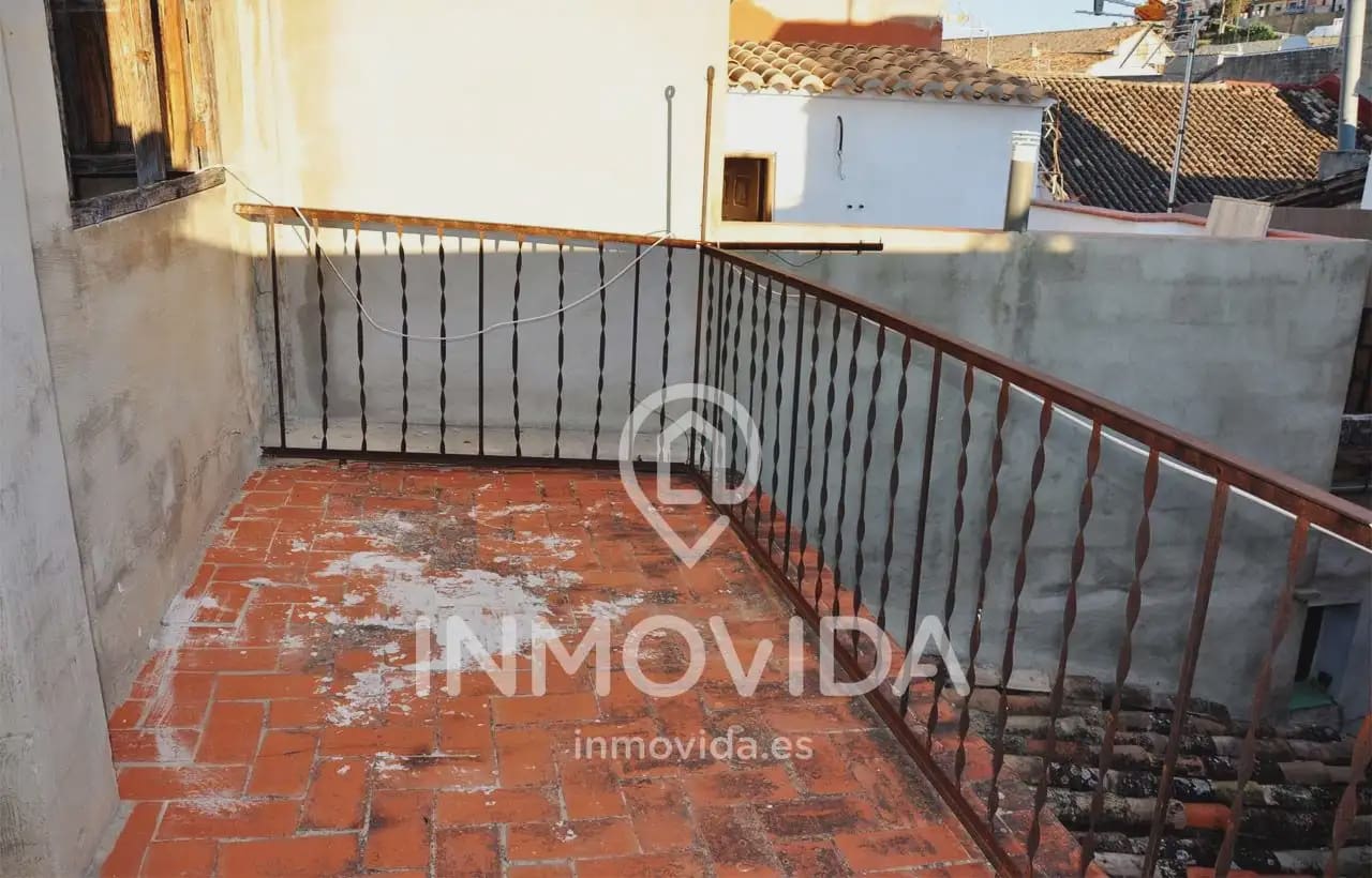 Townhouse for sale in Xativa - € 53,000 (Ref: 9879291)