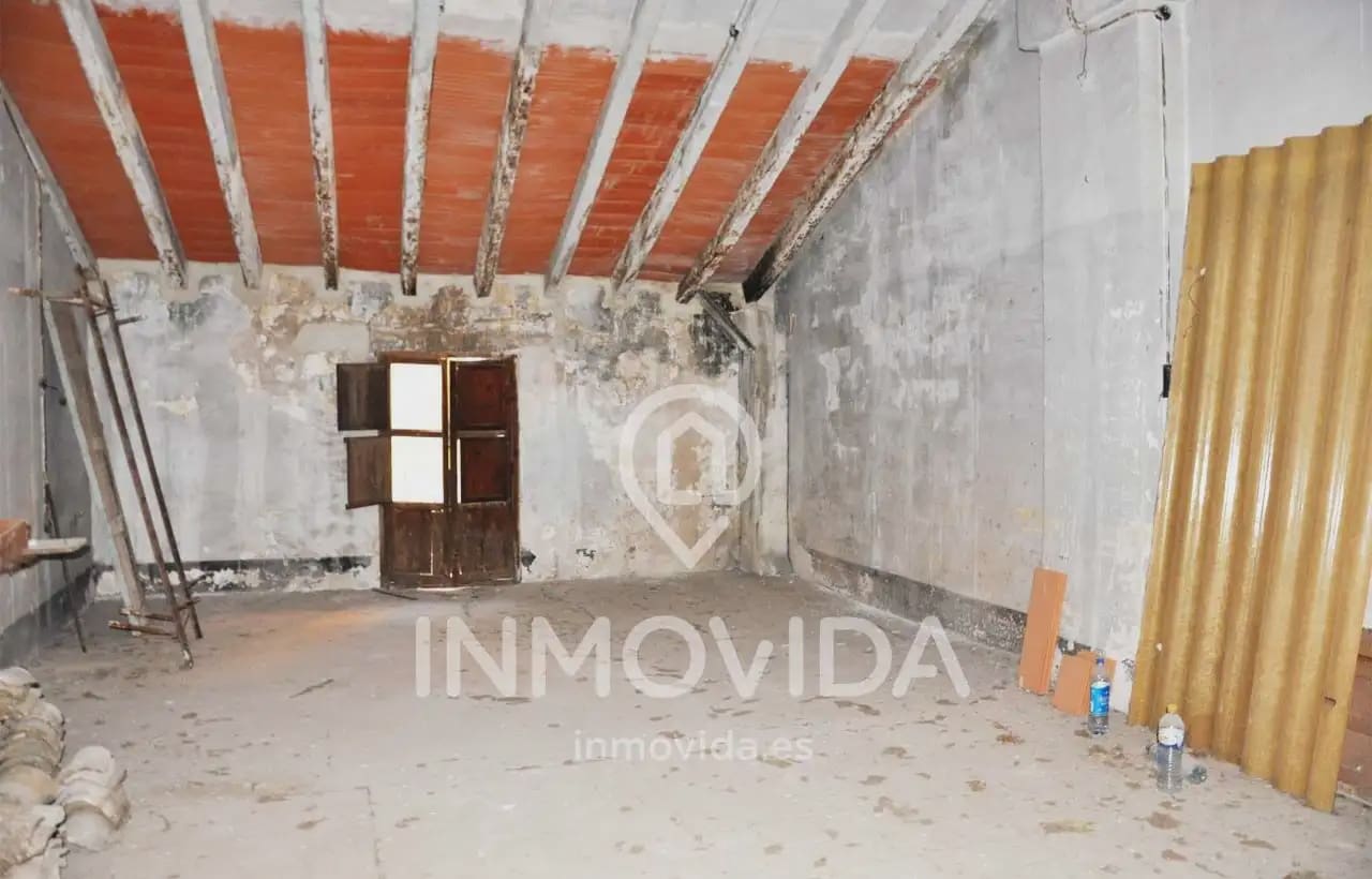 Townhouse for sale in Xativa - € 53,000 (Ref: 9879291)