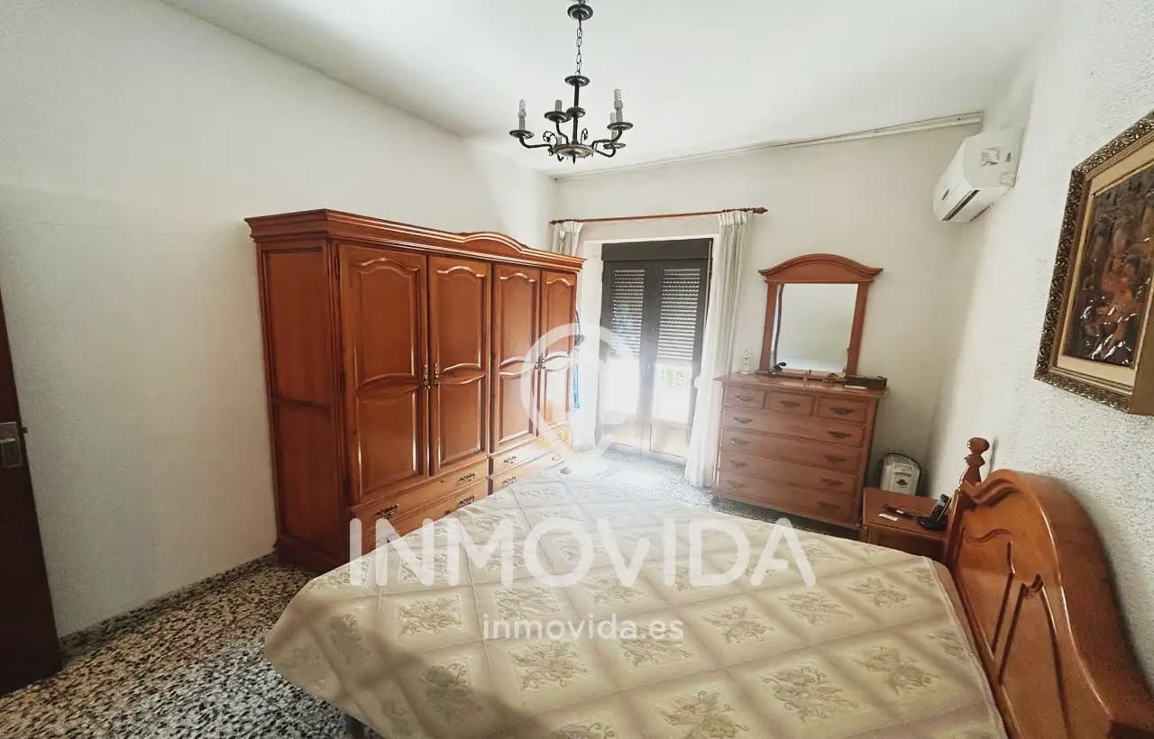 5 soverom Hus til salgs i Manuel med garasje - € 135 000 (Ref: 9879296)