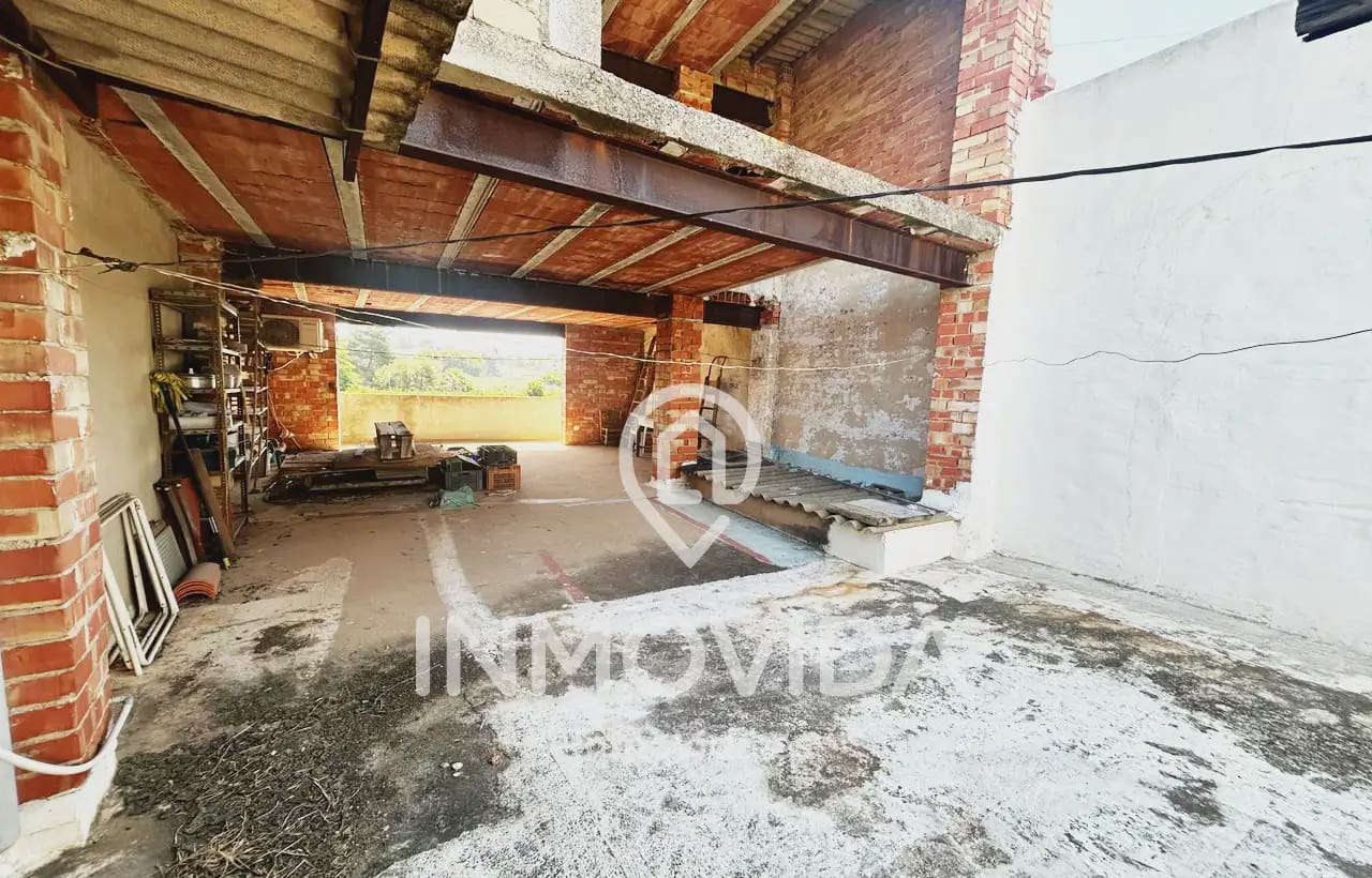 5 soverom Hus til salgs i Manuel med garasje - € 135 000 (Ref: 9879296)