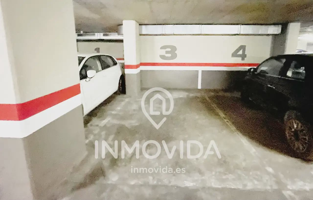 Garage till salu i Valencia stad - 60 000 € (Ref: 9879309)