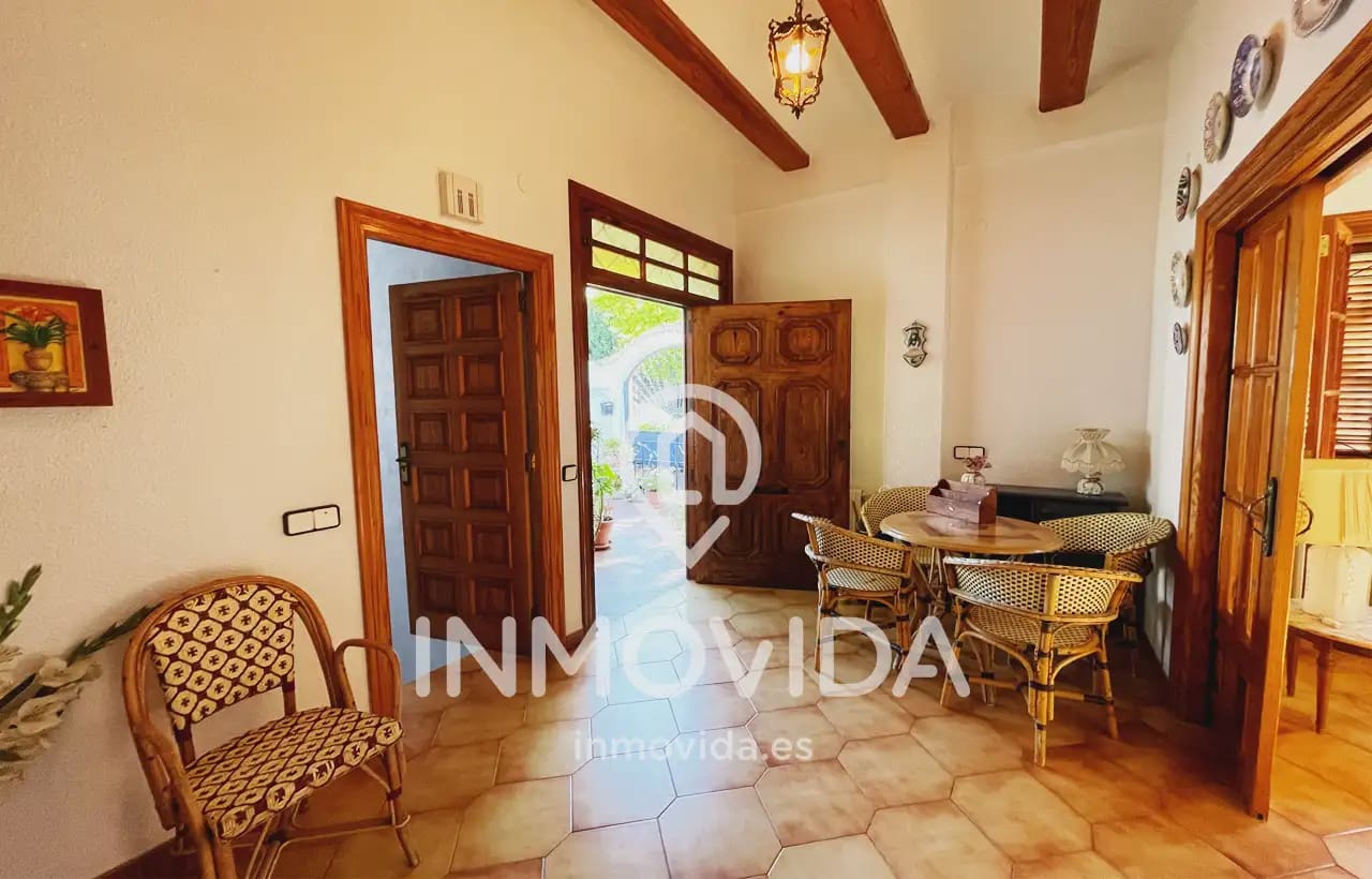 6 bedroom Villa for sale in Moixent with pool garage - € 395,000 (Ref: 9879316)