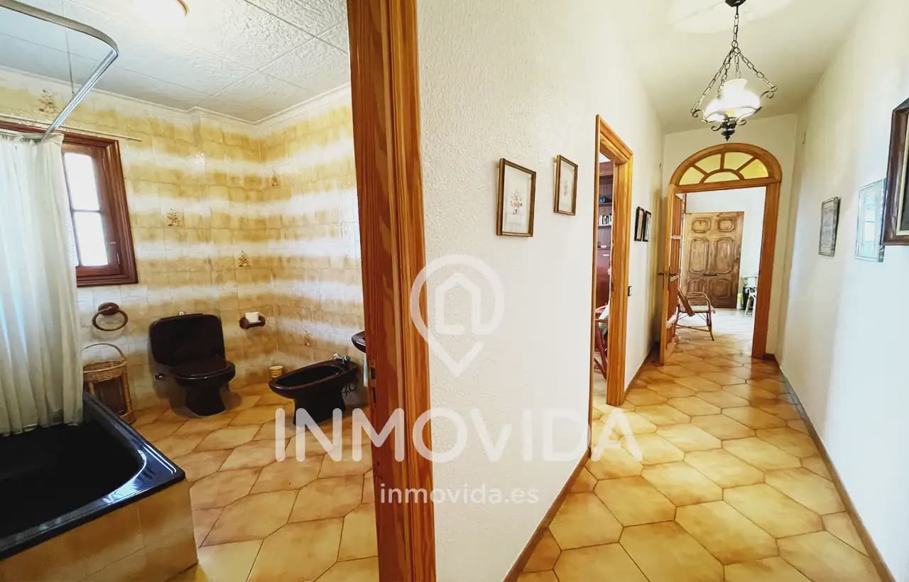 6 bedroom Villa for sale in Moixent with pool garage - € 395,000 (Ref: 9879316)