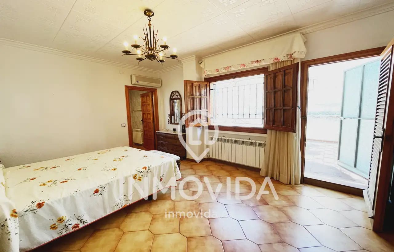 6 bedroom Villa for sale in Moixent with pool garage - € 395,000 (Ref: 9879316)